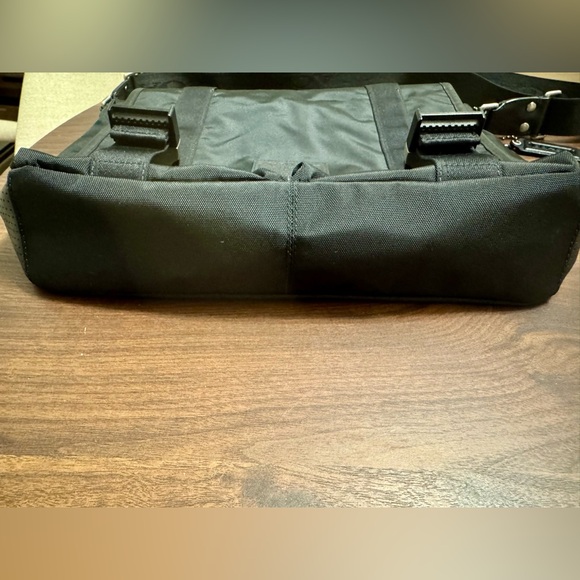 Coach Voyager Black Nylon Messenger Bag / Shoulder Laptop Bag - Picture 13 of 13